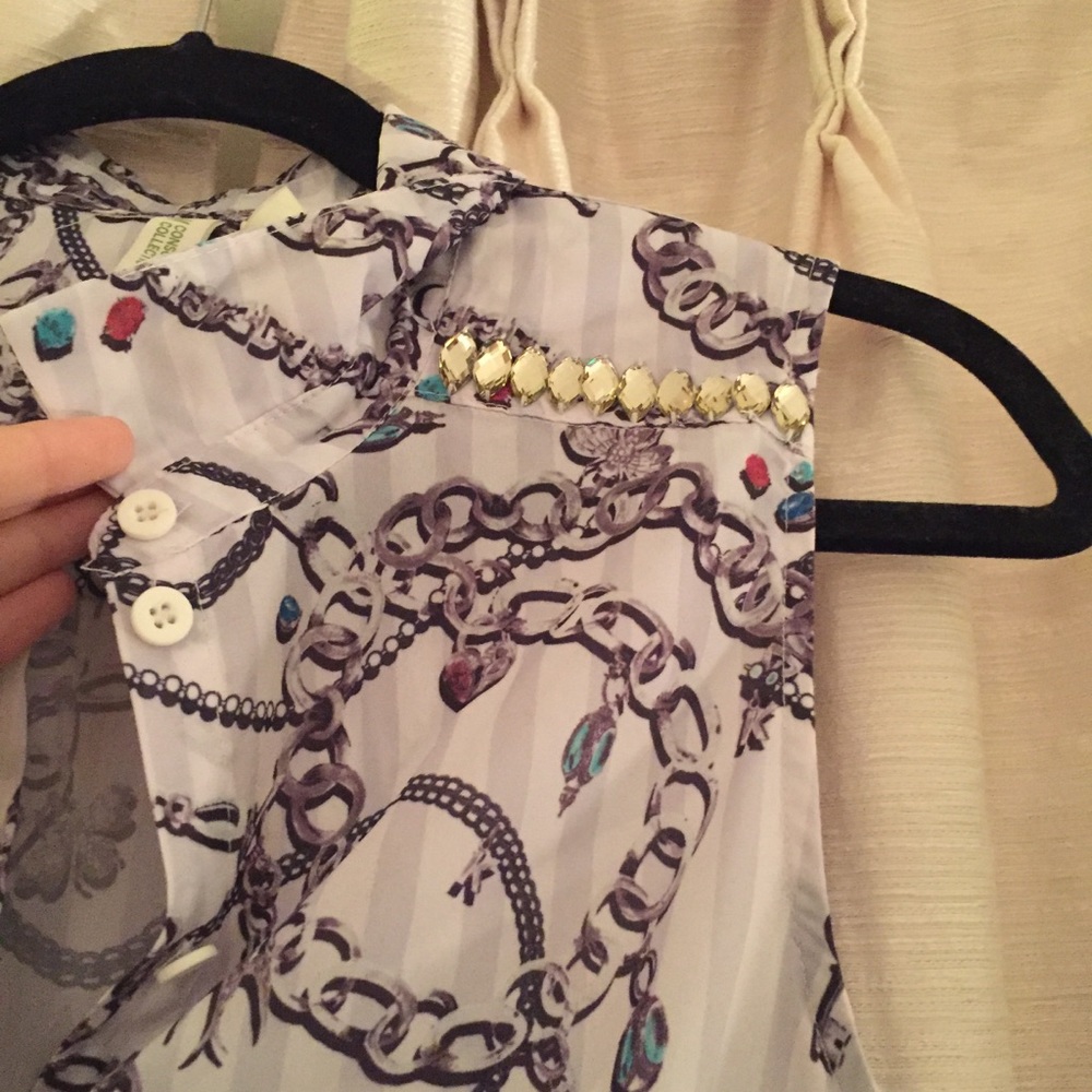 Chain Patterned with Rhinestones Button & Tie Tank - Picture 3 of 4